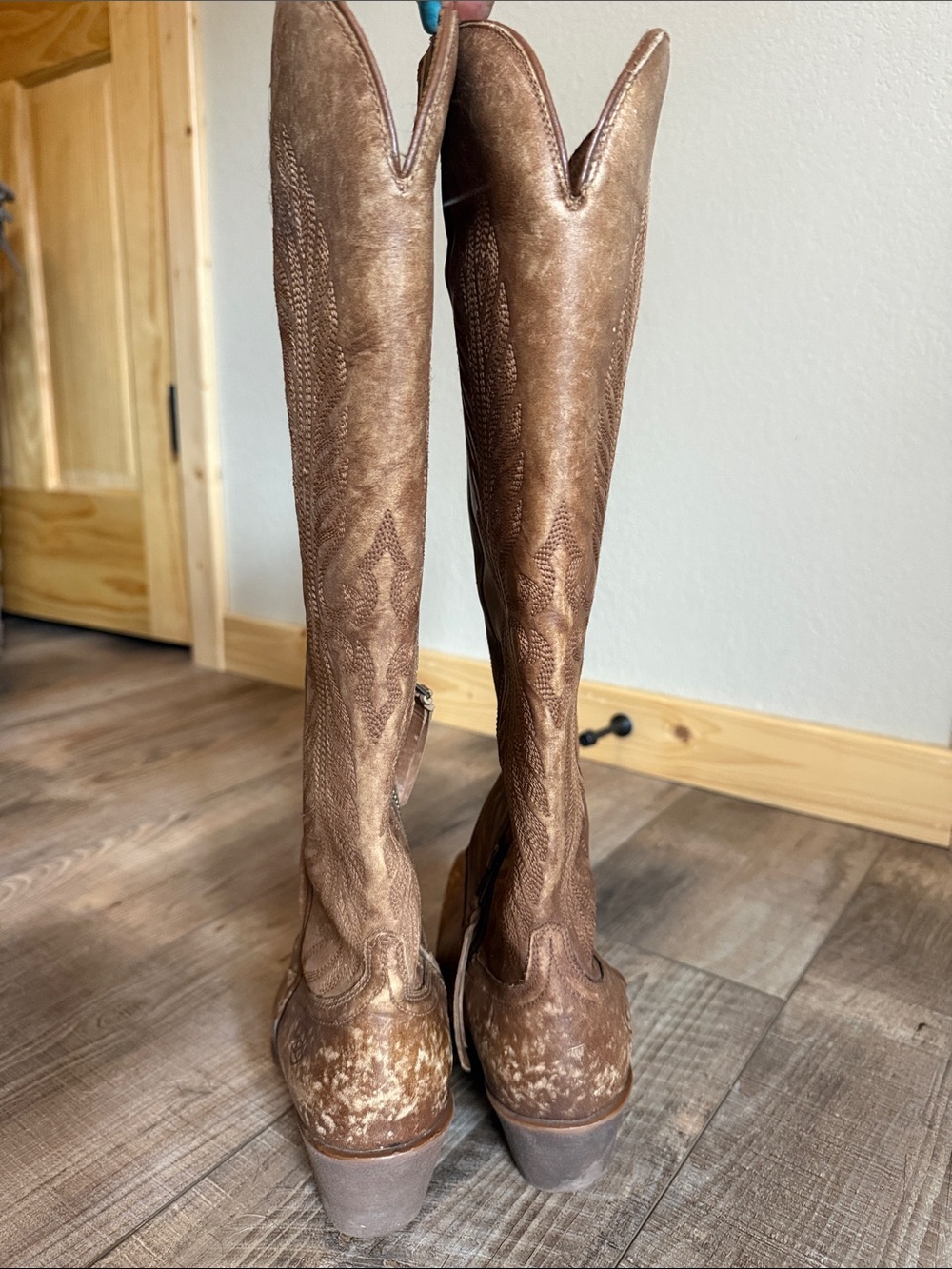 Ariat Women's Brown Embroidered Tall Guinevere Western Boots - Picture 6 of 6